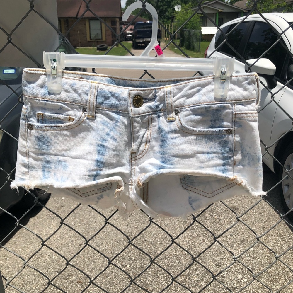 AE low rise shorts